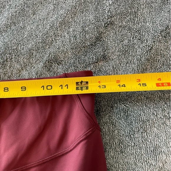 Lululemon Base Pace High-Rise Tight 30"
Red Merlot Size 8 - Picture 10 of 12